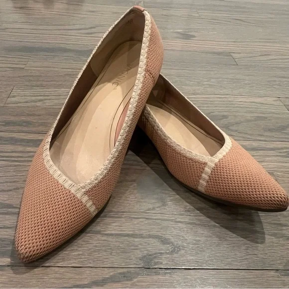 Vionic Knit Ballet Flat Pointed Toe Tan Size 8 Arch Support Classic - Picture 2 of 8